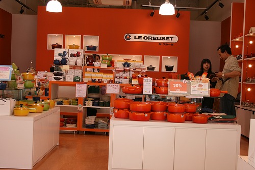 ルクルーゼ Le Creuset 元スッチーが紹介するりんくうプレミアムアウトレット